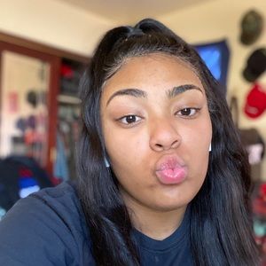 Meet your Posher, Devyn